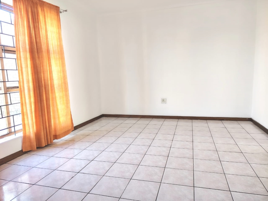 To Let 4 Bedroom Property for Rent in Ravensmead Western Cape